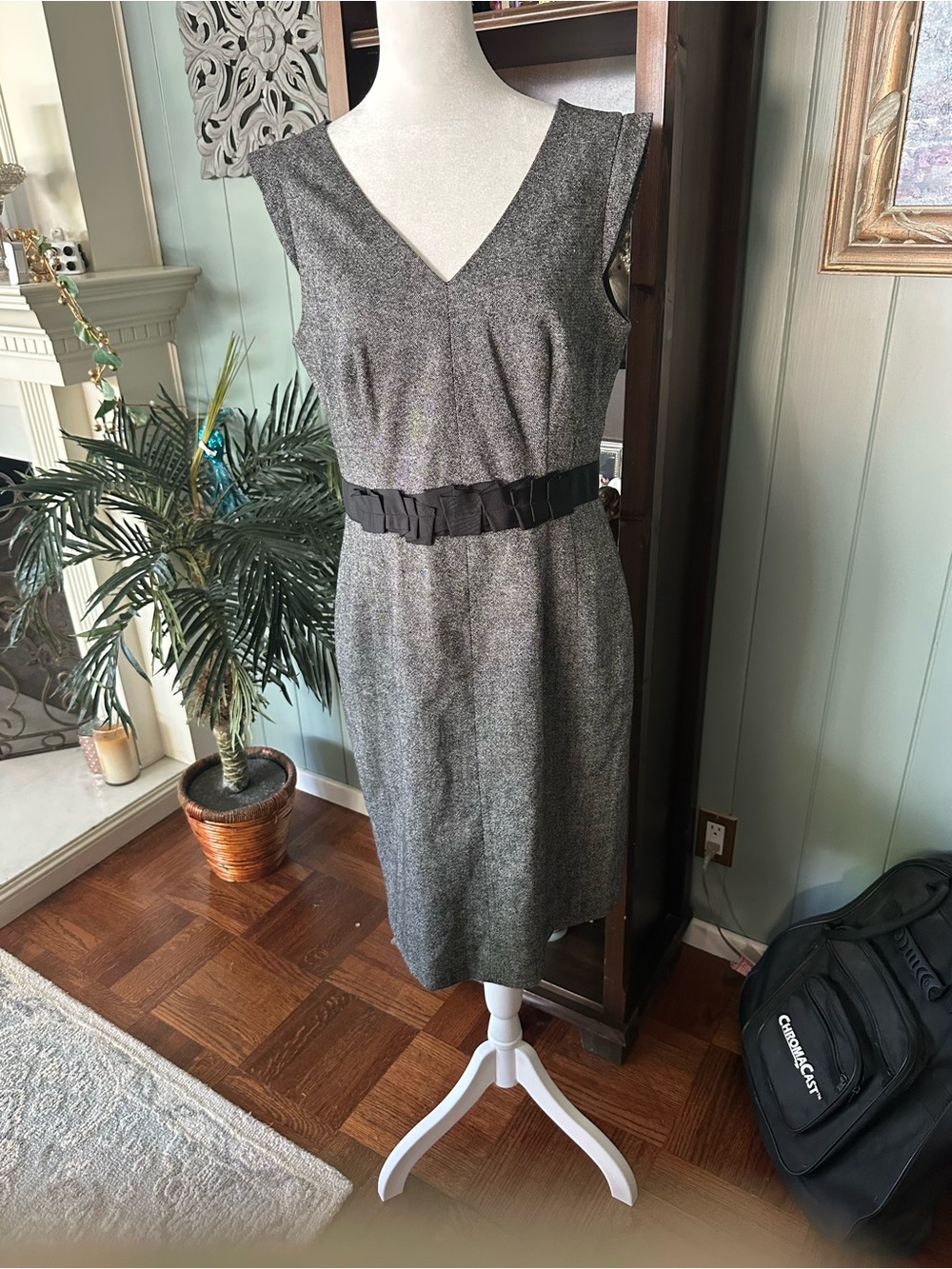 Banana Republic Wool Blend V-Neck Sheath Dress with Black Belt